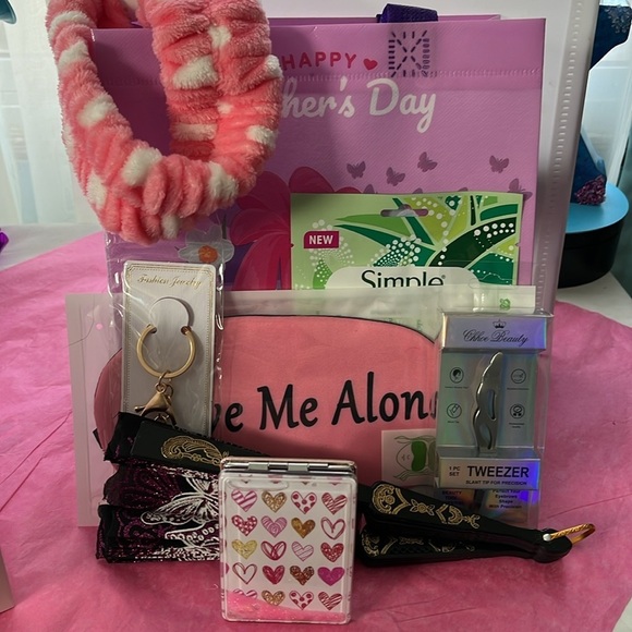 Accessories - Mother’s Day Spa Bundle Gift Box!
